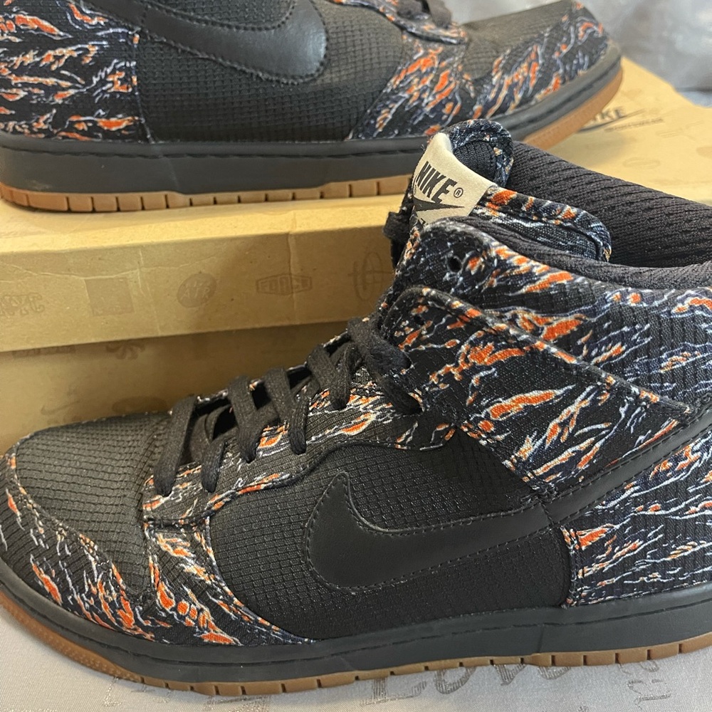 Nike Dunk High (Supreme- Vintage 2009) - Picture 7 of 9